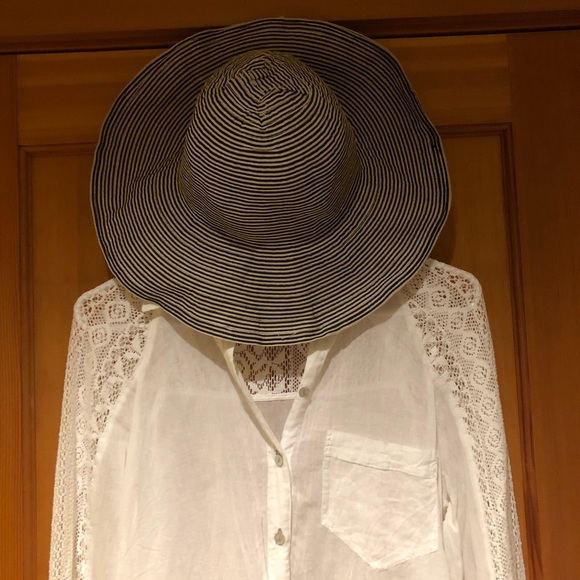 Striped beach hat - Picture 1 of 5